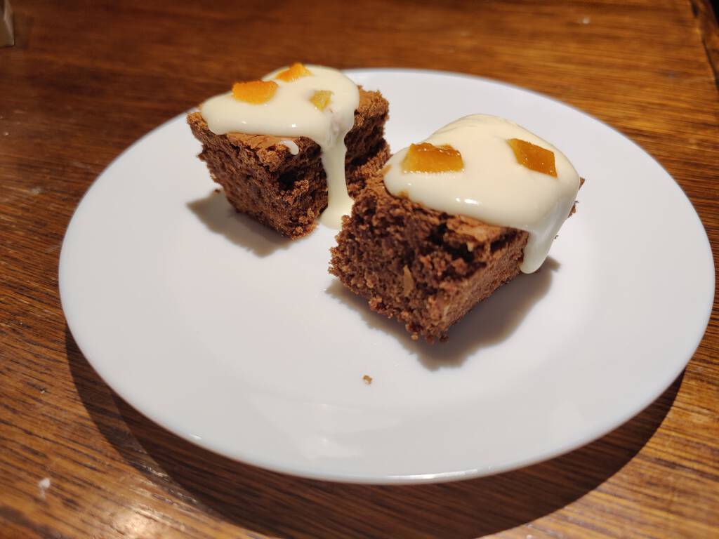 brownie cu glazura de mascarpone