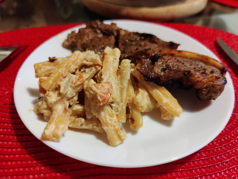 penne cu iaurt si morcovi