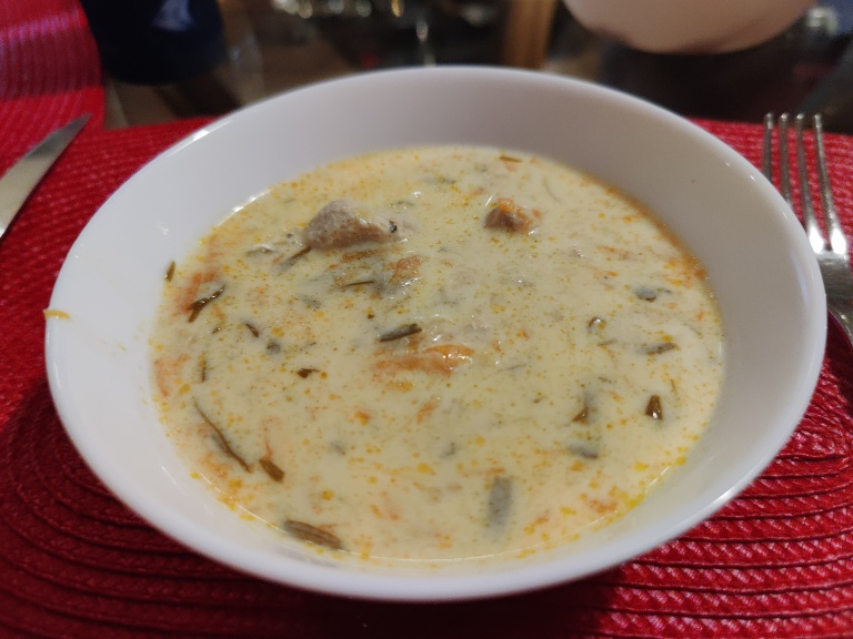 ciorba ardeleneasca de porc cu tarhon