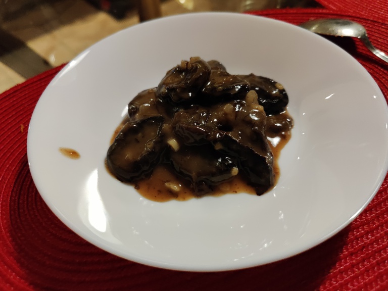 mancare de prune uscate