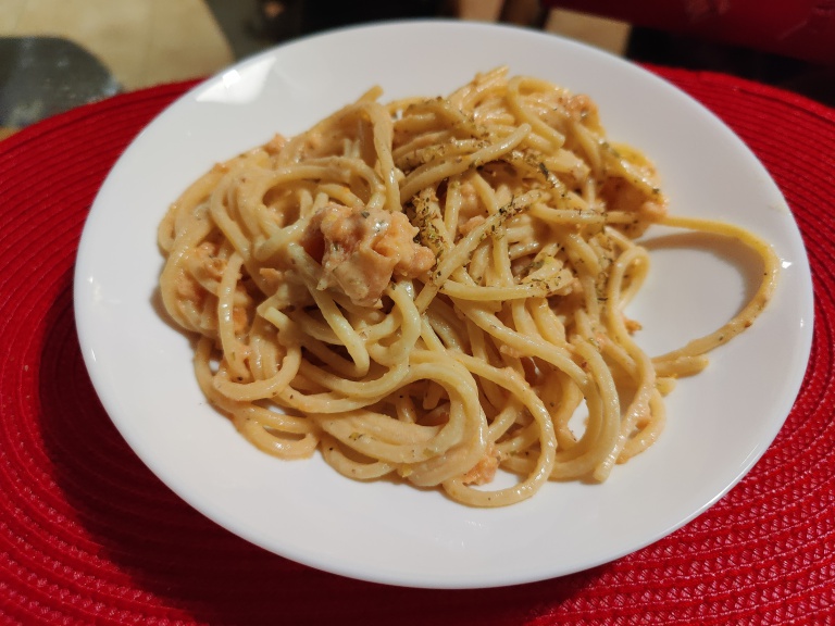 carbonara con salmone affumicato