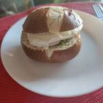oua posate cu avocado