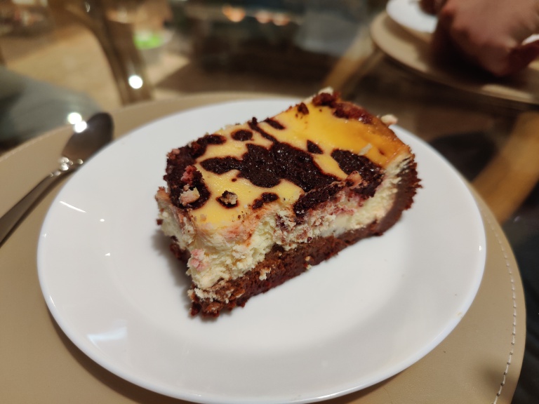 brownie rosu cu cheesecake