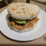 burger cu somon si chifle de orez