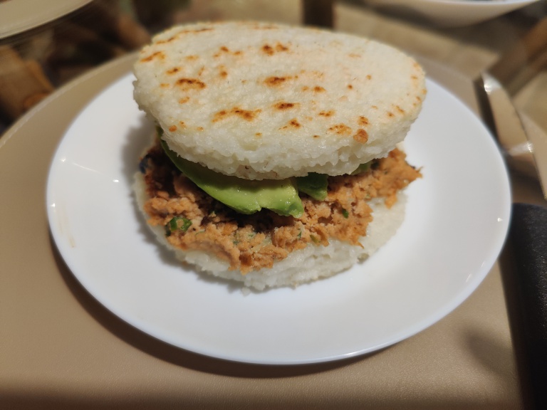 burger cu somon si chifle de orez