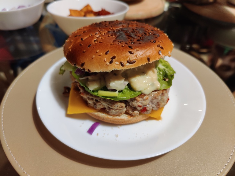 burger de porc cu ardei