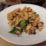 Fusilli con Pollo e Salsa di Formaggio di Pecora