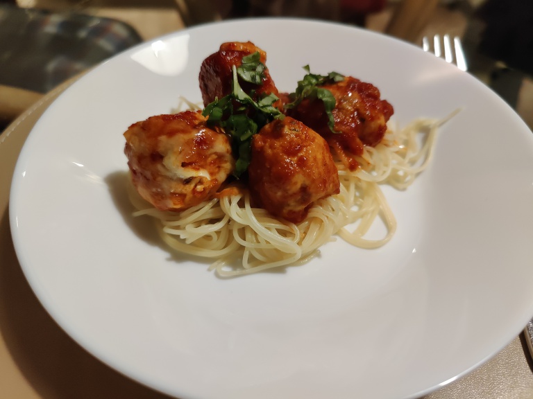 chiftele de curcan cu parmezan