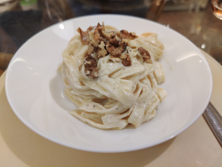tagliatelle cu lamaie si smantana