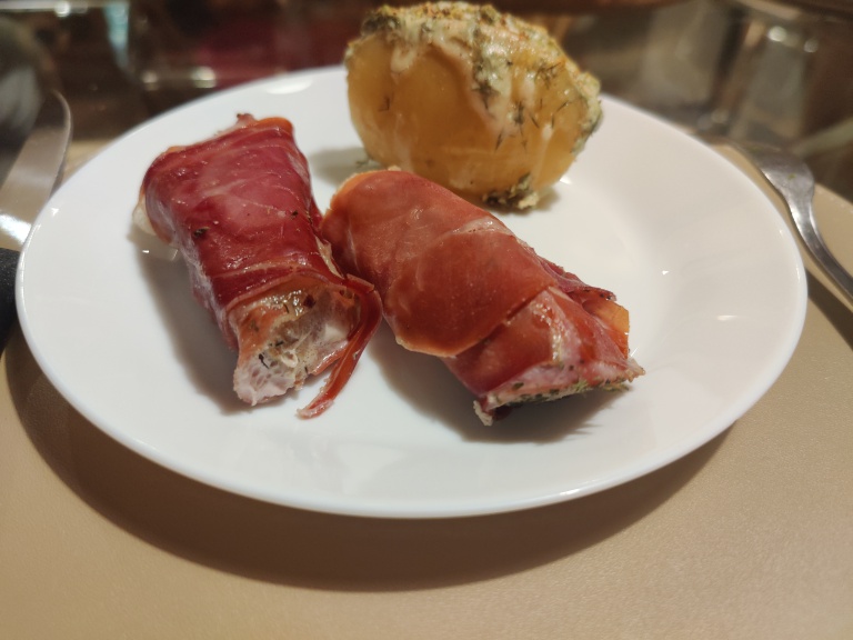 ton invelit in bacon