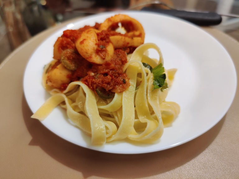 inele de calamari cu rosii