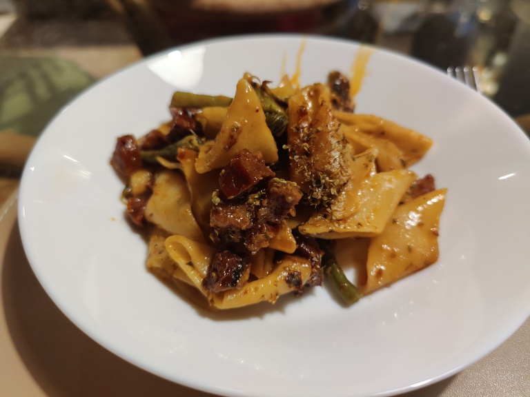 rigatoni cu chorizo si dovlecei