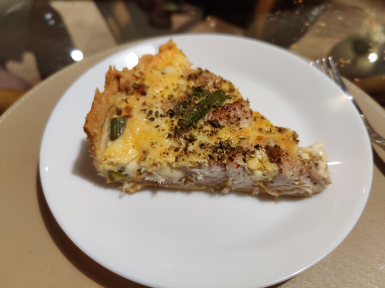 tarta cu pui si sparanghel