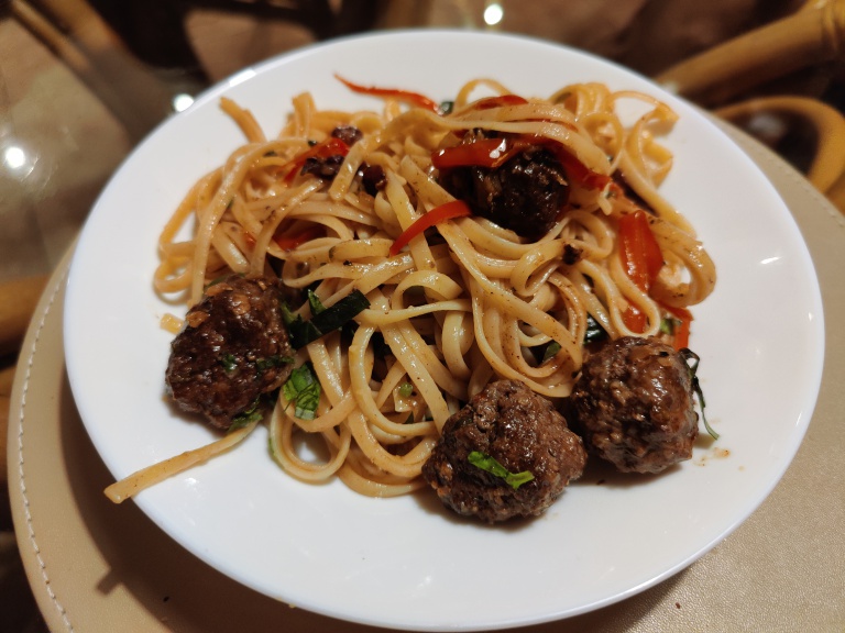 linguini cu chiftele