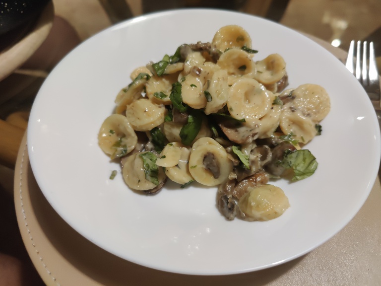 Orecchiette con Funghi