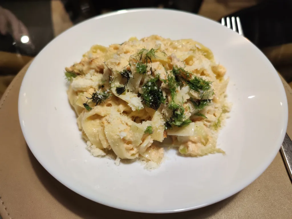 Tagliatelle con Salmone e Finocchio