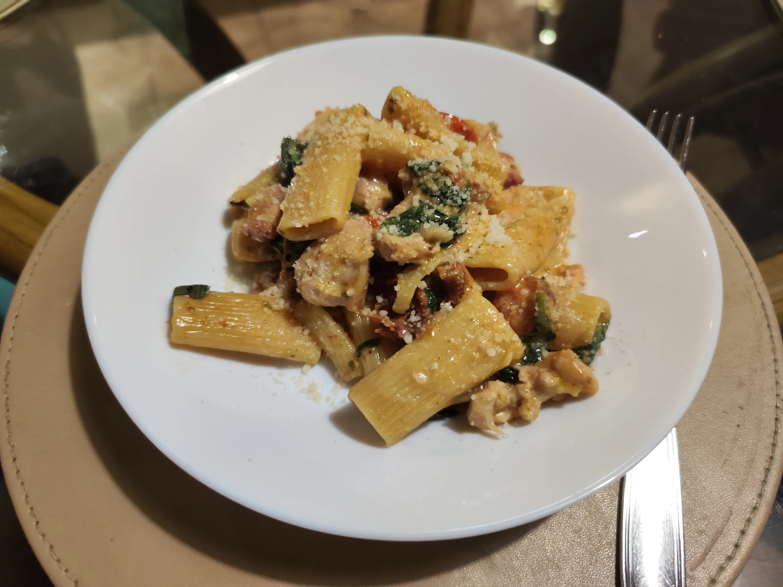 Rigatoni con Pollo alla Toscana