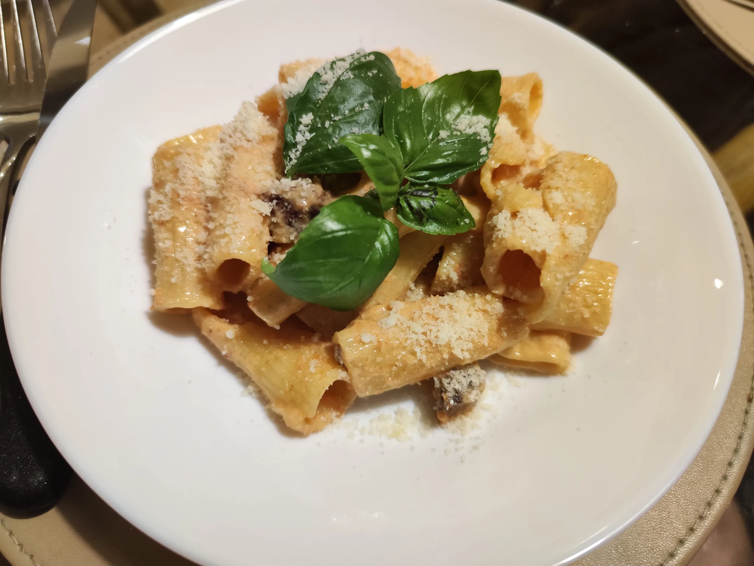 Rigatoni con Guanciale e Pepperoni