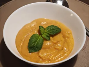 Supa crema de linte rosie