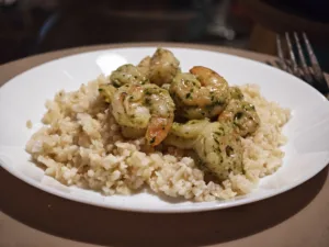 Creveti cu pesto de leurda