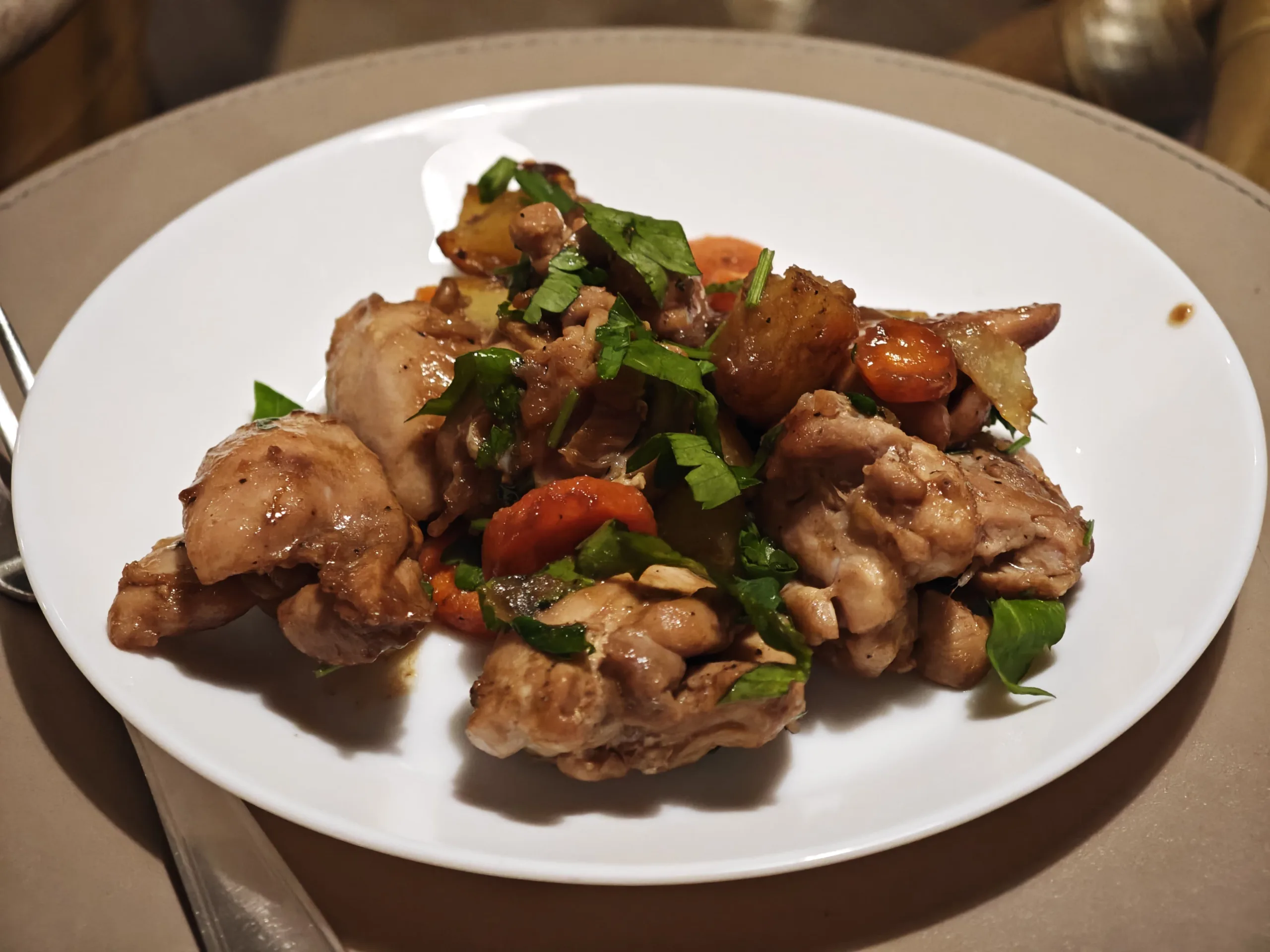 Pui cu legume in sos de otet balsamic