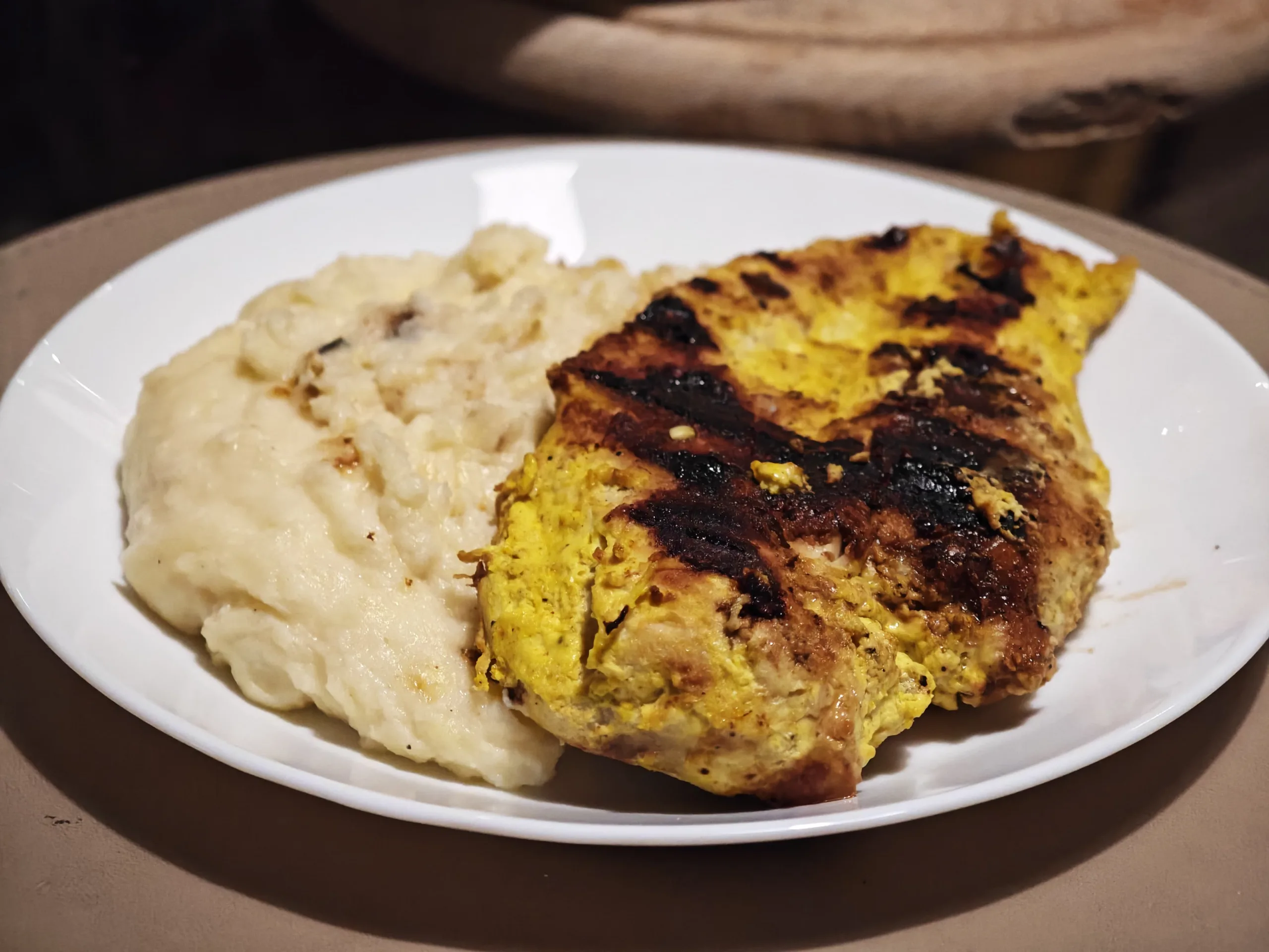 Pui marinat in curry