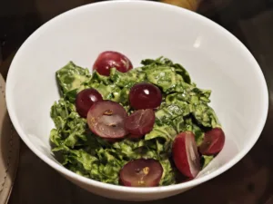 Salata de spanac cu avocado