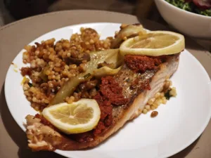 Somon cu fenicul si pesto de rosii uscate