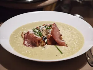 Supa crema de dovlecei si sparanghel