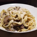 Tagliatelle cu ciuperci si lamaie