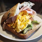 Ciabatta cu somon afumat, avocado, ou si mortadella
