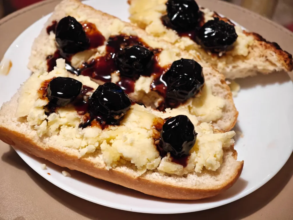 Branza de burduf cu dulceata