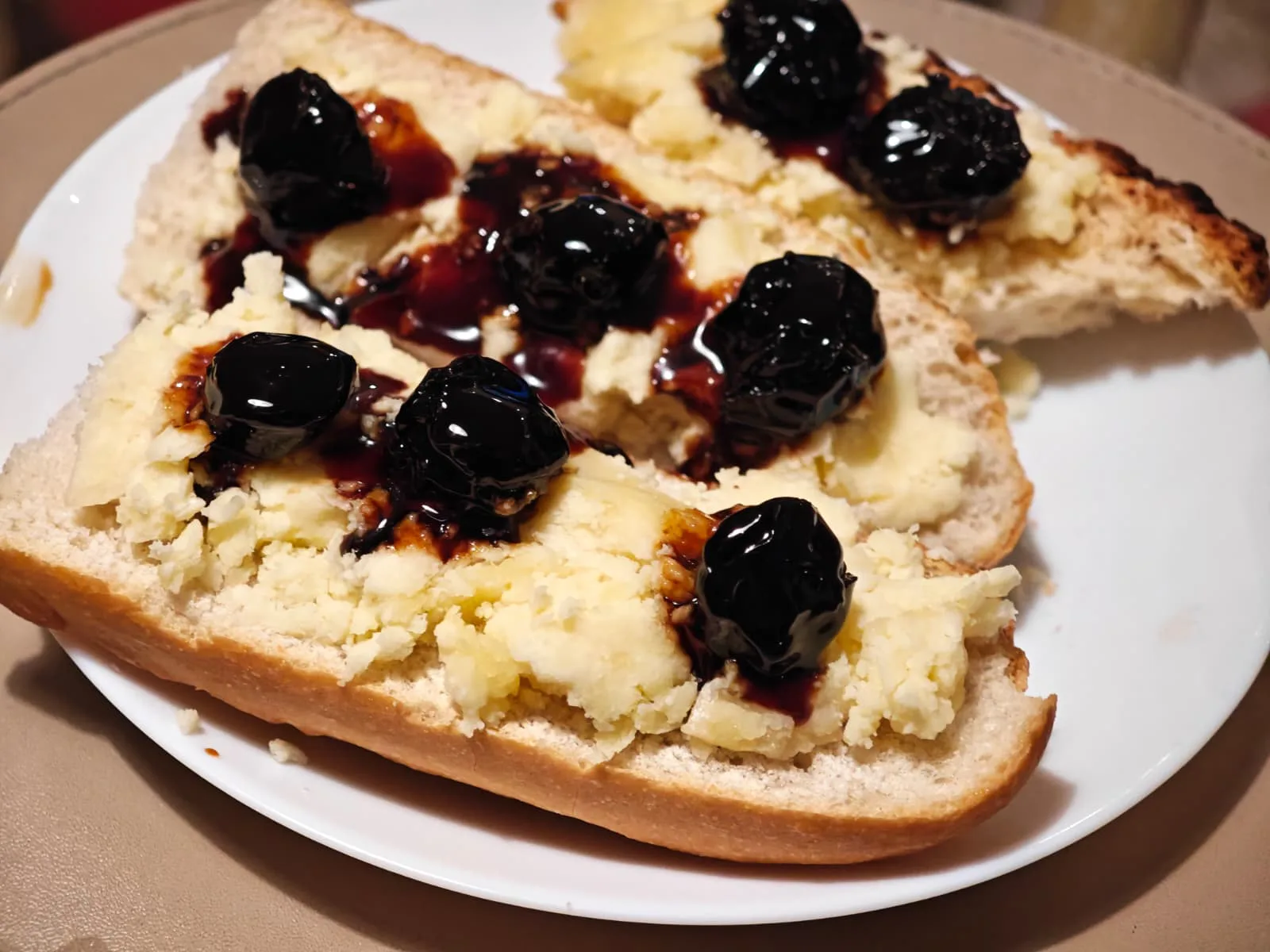 Branza de burduf cu dulceata