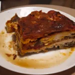 Musaca de vinete cu felii de pui