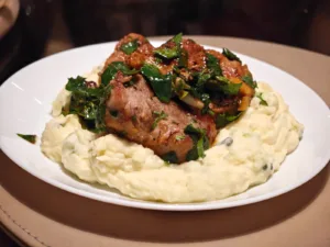 Muschiulet de porc cu lamaie si usturoi