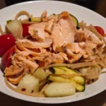 Spaghetti cu somon zuchini si pepene galben