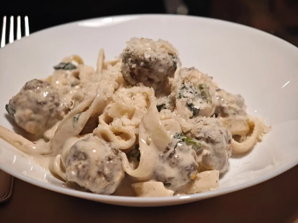 Tagliatelle con polpette