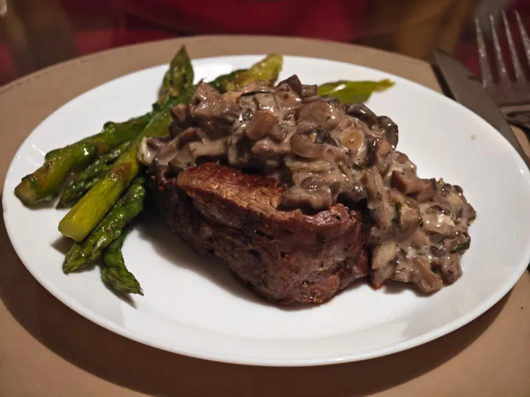 Muschi de vita cu ciuperci si gorgonzola