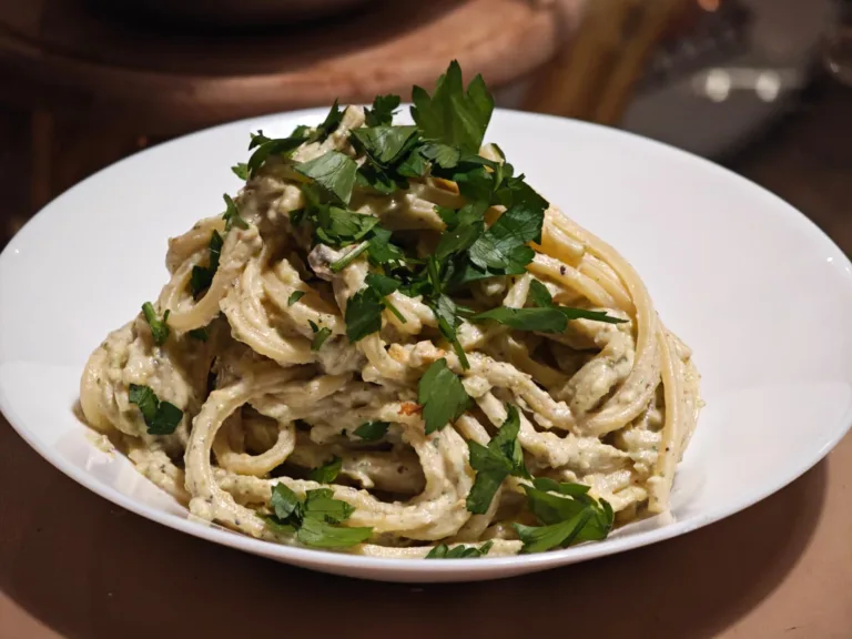 Spaghetti con ricotta e pesto di pistacchi