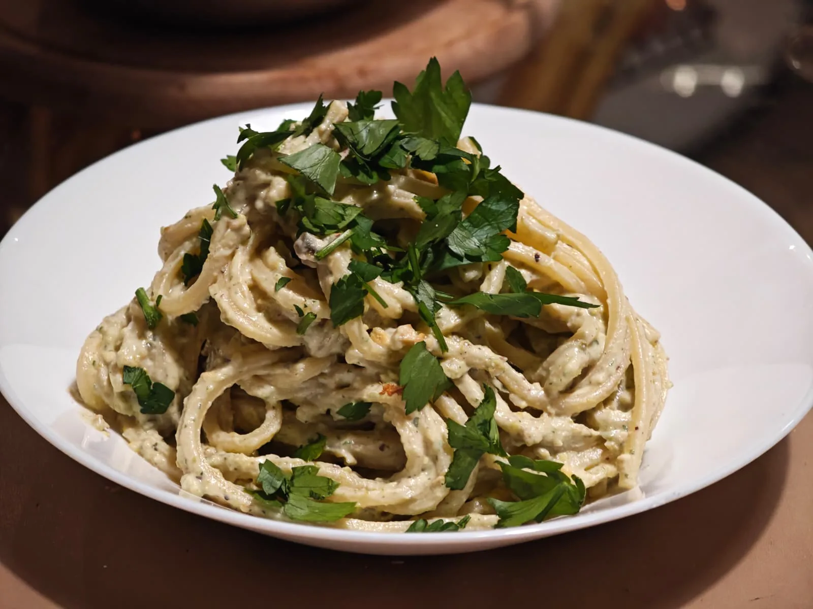Spaghetti con ricotta e pesto di pistacchi