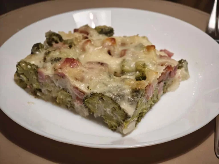 Brocoli cu bacon si branza la cuptor