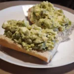 Crema de avocado cu oua