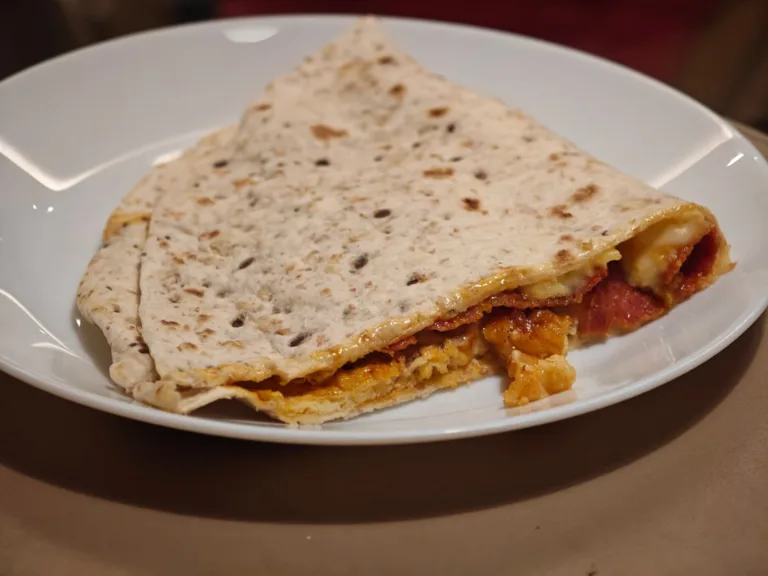 Tortilla cu ou si chorizo