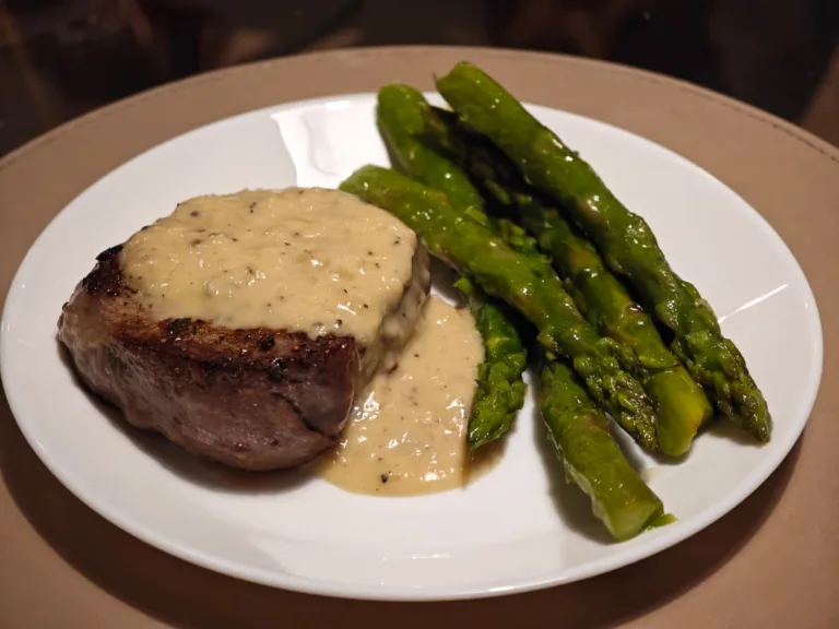 Muschi de vita cu sos de gorgonzola si mustar