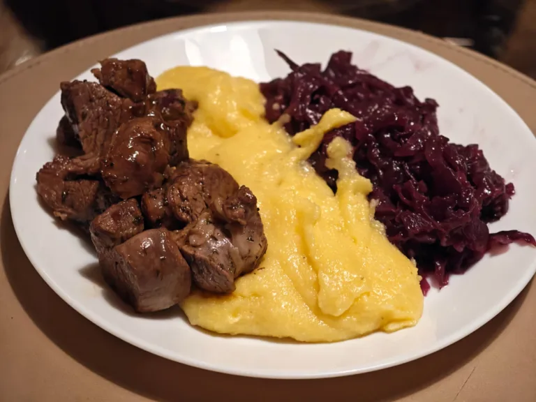 Muschiulet de berbecut cu varza rosie