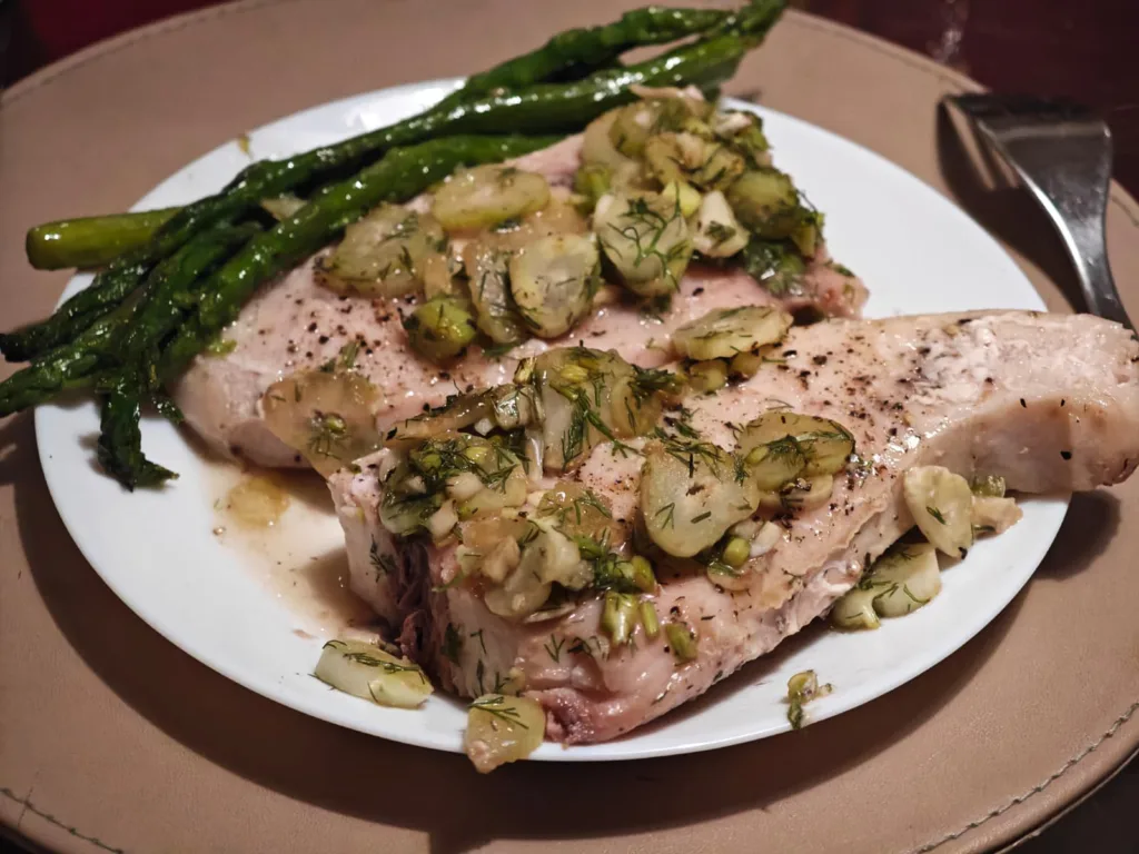 Peste spada cu fenicul in hartie la cuptor