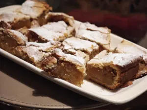 Placinta cu mere si aluat fraged