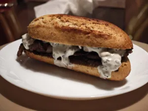 Sandwich cu vita si maioneza