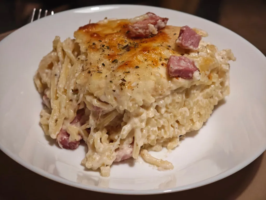 Spaghetti cu Sos Alfredo la Cuptor