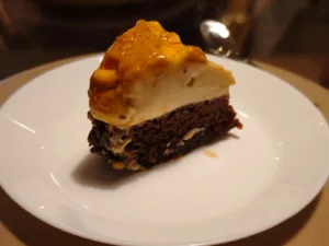 Tort de ciocolata cu zahar ars